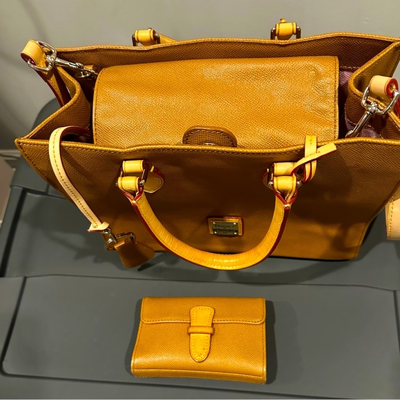 DOONEY AND BOURKE Tan/Brown Pebbled Leather Satchel Handbag, Wallet, Key Fob - Picture 3 of 11